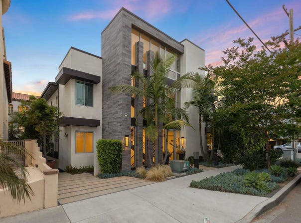 165 Pine Ave, Carlsbad, CA 92008