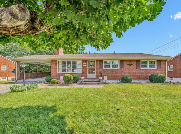 4711 Florist RD, Roanoke, VA 24012