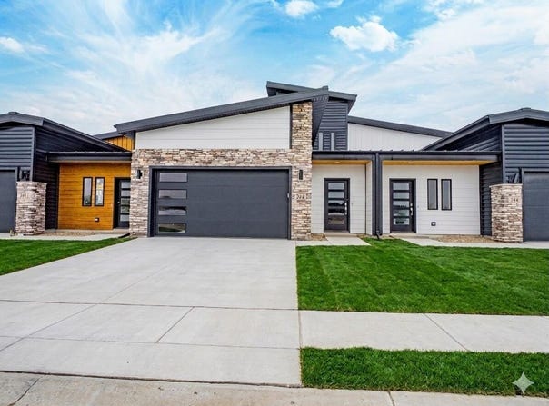 246 Sawgrass Drive, Crown Point, IN 46307