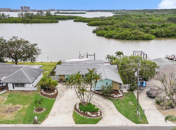 5694 OAKHURST DRIVE, SEMINOLE, FL 33772