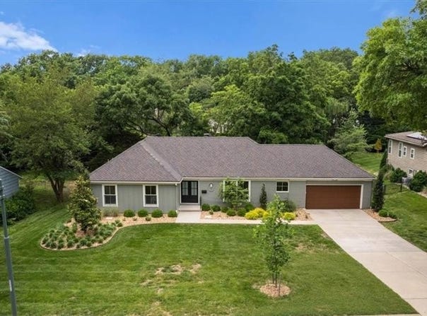 10326 Lee Boulevard, Leawood, KS 66206
