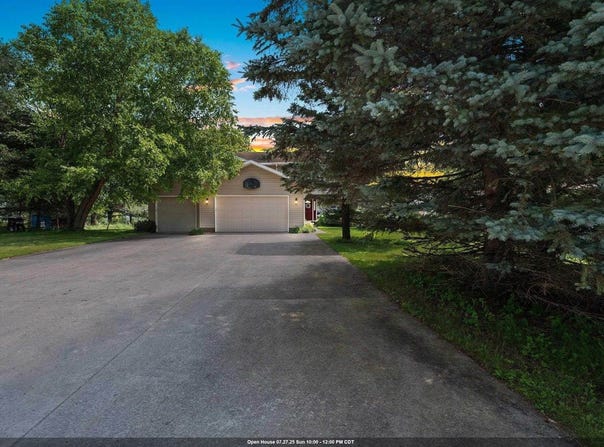 N8064 Island View Lane, Crivitz, WI 54114
