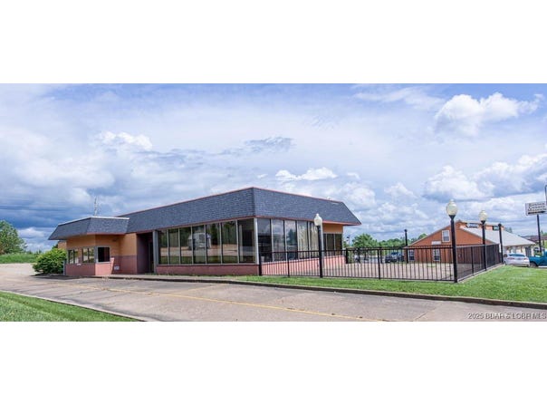 1630 Commercial Street, Warsaw, MO 65355
