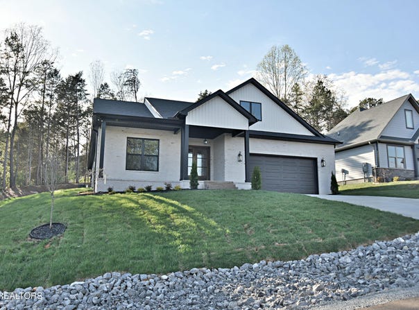 106 Ootsima Way, Loudon, TN 37774