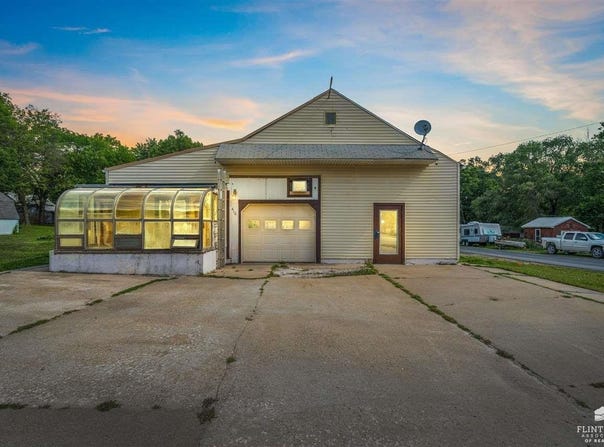 410 Main Street, Westmoreland, KS 66549