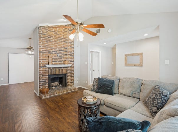 1730 Glencairn Lane, Lewisville, TX 75067
