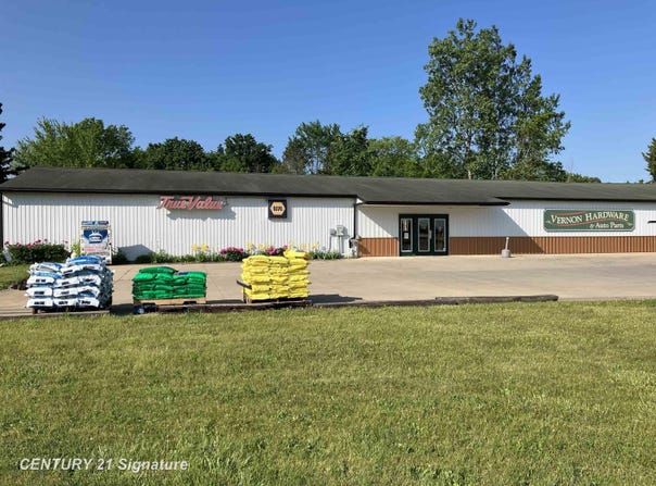7200 E M-71 Highway, Vernon, MI 48476