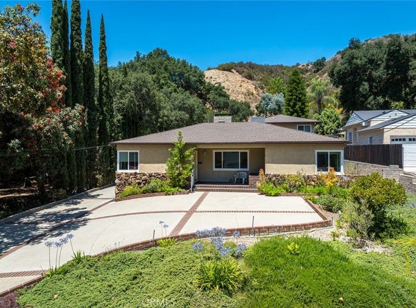 2719 Hollister, Glendale, CA 91206