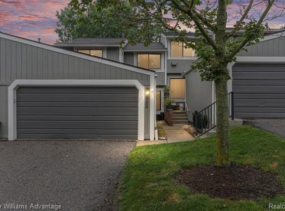 1080 Washington Circle, Northville, MI 48167