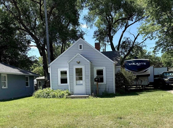 1031 E 1st Ave, Mitchell, SD 57301
