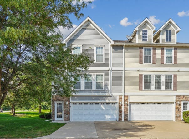 8302 Westown Parkway unit: 9112, West Des Moines, IA 50266