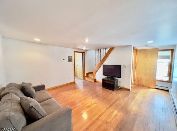 62 Nichols St, Newark City, NJ 07105-1612