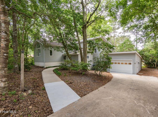 121 White Ash Drive, Pine Knoll Shores, NC 28512