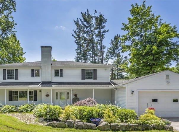 8347 Merrie Lane, Chesterland, OH 44026