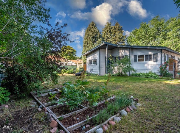 636 Valley Road, Gypsum, CO 81637