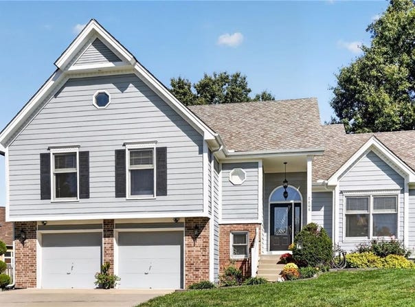 7608 NW 76th Place, Kansas City, MO 64152