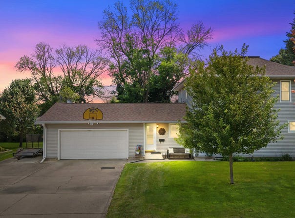 490 W 11th Street, Garner, IA 50438