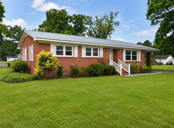 414 E Bostic Street, Beulaville, NC 28518