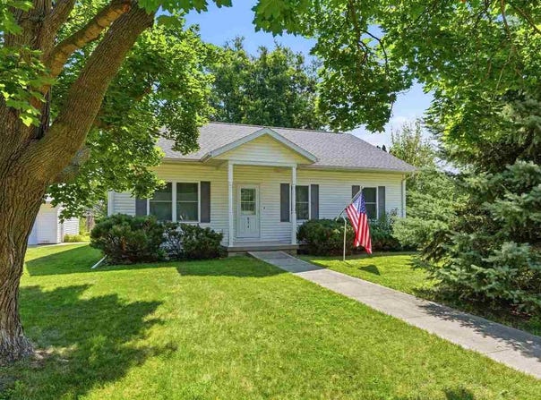 834 S 9th Ave, Washington, IA 52353