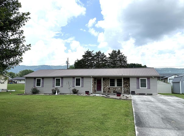 324 Farris Circle, La Follette, TN 37766