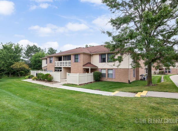 61264 Greenwood Drive, South Lyon, MI 48178