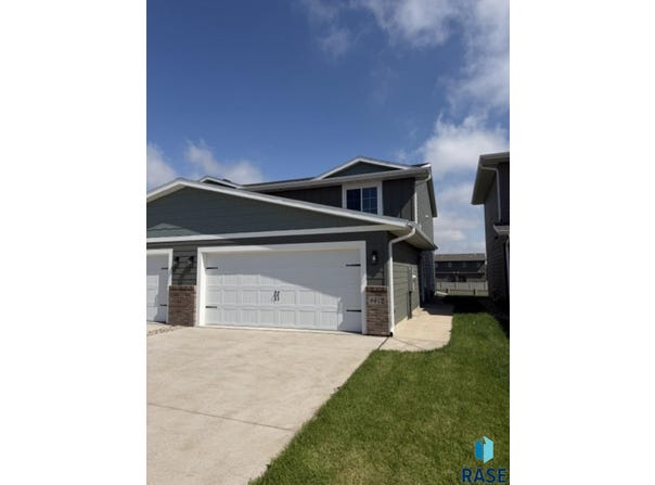 9612 W Tunis Dr, Sioux Falls, SD 57106
