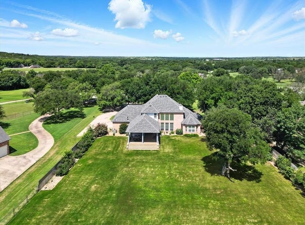 135 Woodstream, Cresson, TX 76035