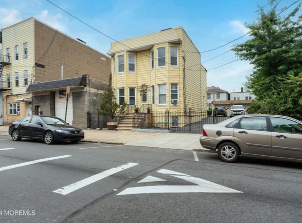69 Wright Avenue, Jersey City, NJ 07306