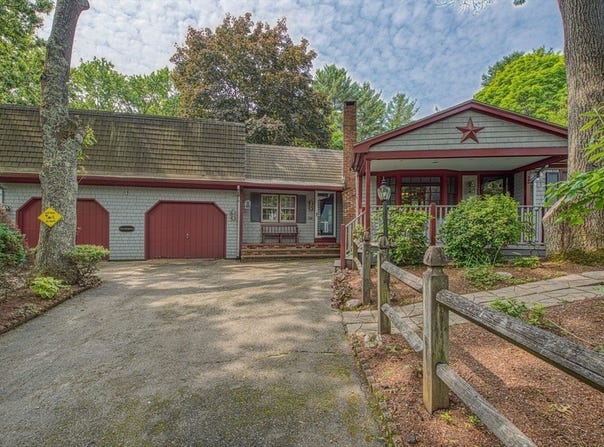 328 Caswell Street, Taunton, MA 02718