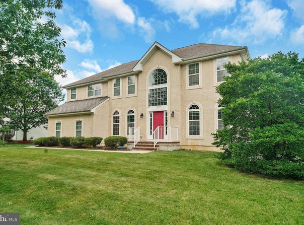 6 MAHOGANY COURT, PLAINSBORO, NJ 08536