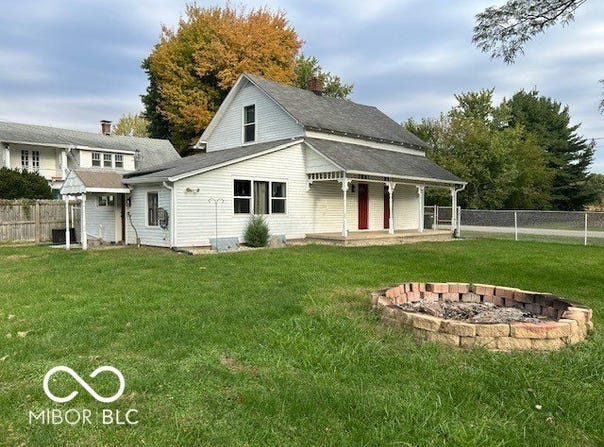 83 E Walnut Street, Fountaintown, IN 46130