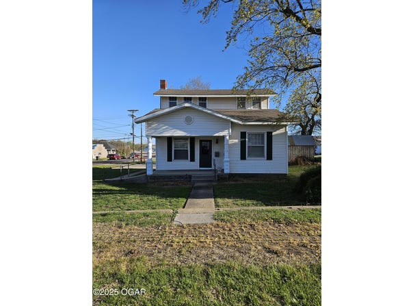 7 E Broadway, Monett, MO 65708