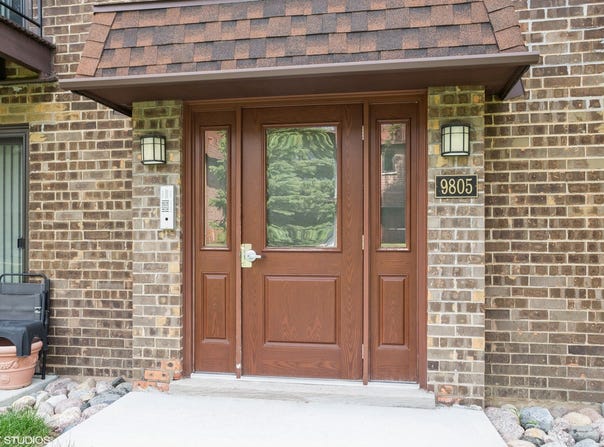 9805 Bianco Terrace, Des Plaines, IL 60016