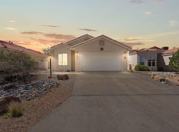 275 CHAPARRAL Loop SE, Rio Rancho, NM 87124