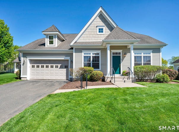 36 Bay Hill Drive, Bloomfield, CT 06002