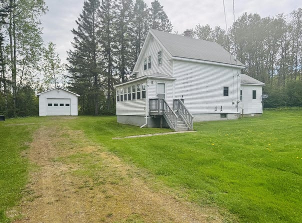 9 Beam Street, Stockholm, ME 04783