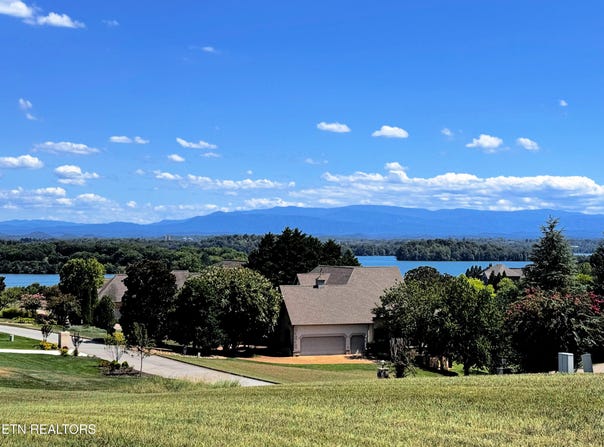 151 Gold Finch Lane, Vonore, TN 37885
