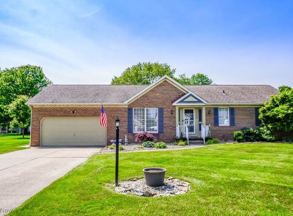 1769 Clearbrook Road NW, Massillon, OH 44646