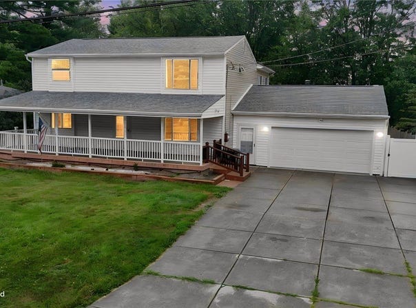 19 Schultz Road, Orchard Park, NY 14127