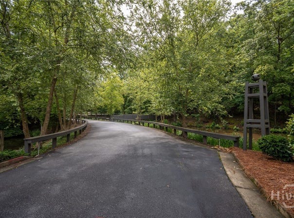 125 Wood Lake Drive, Athens, GA 30606