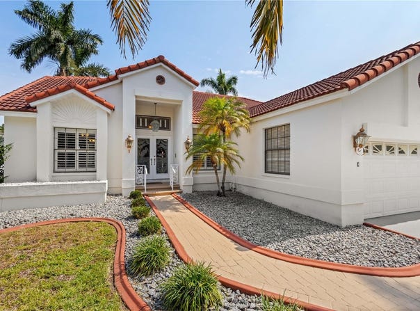 77 GULFWINDS DRIVE, PALM HARBOR, FL 34683
