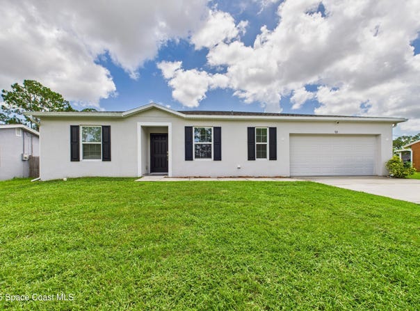 921 Barbados Avenue SE, Palm Bay, FL 32909