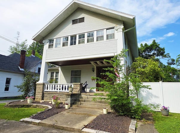 718 N cherry Street, Mount Carmel, IL 62439