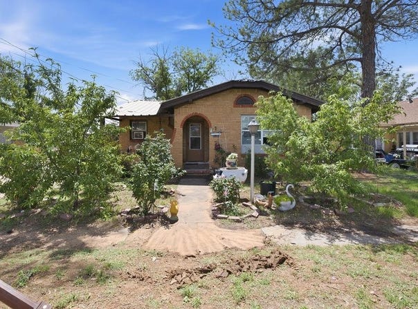 221 E 10th St, Colorado City, TX 79512