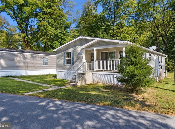 345 CARAVAN Court, MIDDLETOWN, PA 17057