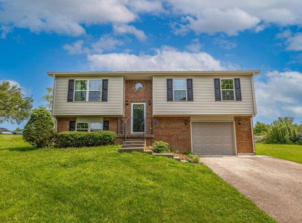 676 Cherry Trace Drive, Richmond, KY 40475