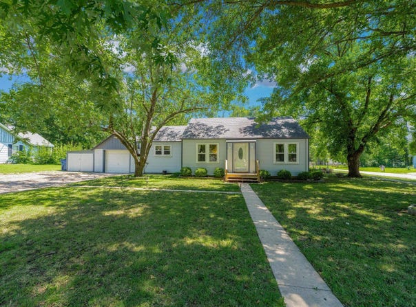 320 S Illinois St, Eureka, KS 67045