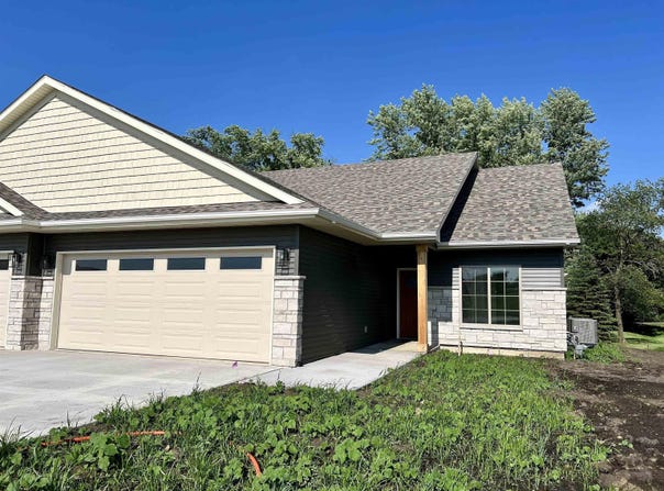 1789 Golf Course Boulevard, Independence, IA 50644