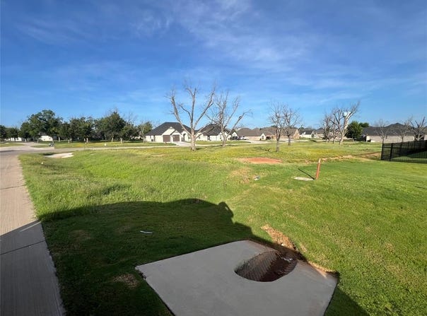 3724 Tremont Lane, Granbury, TX 76049