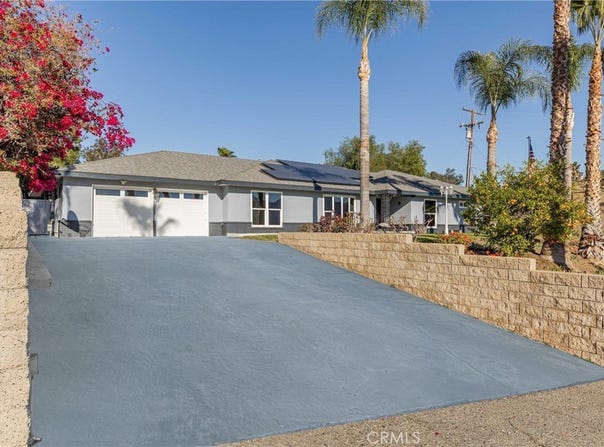16670 Arnold Avenue, Lake Elsinore, CA 92530